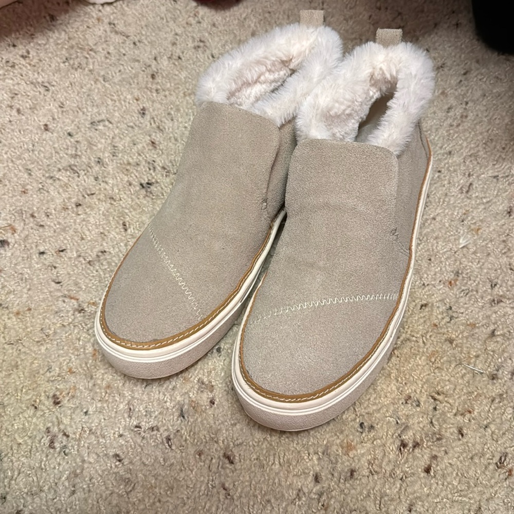 Tan/Cream Suede Toms boots
